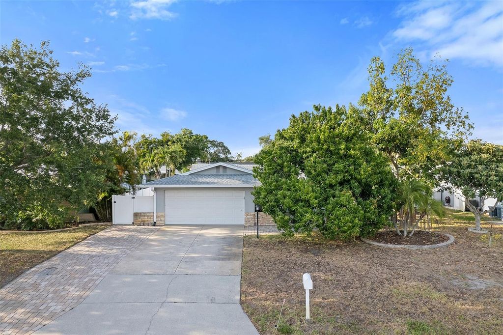 14233 102ND AVENUE, Largo, FL 33774