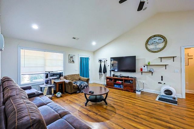 132 Blue Jacket Dr., Galivants Ferry, SC 29544