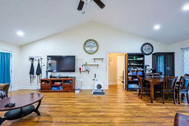 132 Blue Jacket Dr., Galivants Ferry, SC 29544