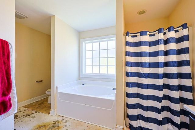 132 Blue Jacket Dr., Galivants Ferry, SC 29544