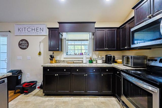 132 Blue Jacket Dr., Galivants Ferry, SC 29544