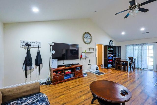 132 Blue Jacket Dr., Galivants Ferry, SC 29544