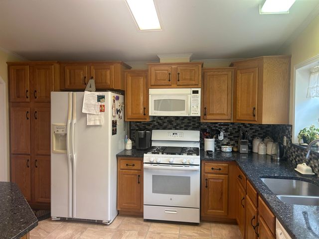 18 Ivy Lane, Farmington, NH 03835