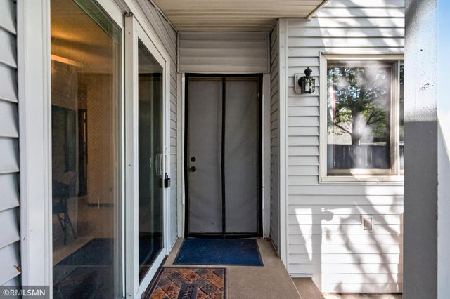 897 Monterey Drive, Shoreview, MN 55126