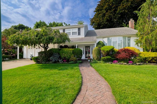 6 Huber Court, Rockville Centre, NY 11570