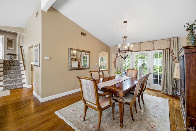 6 Huber Court, Rockville Centre, NY 11570