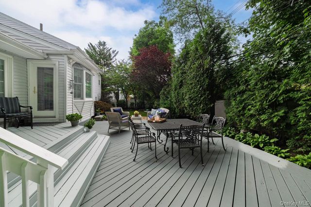 6 Huber Court, Rockville Centre, NY 11570