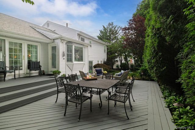 6 Huber Court, Rockville Centre, NY 11570