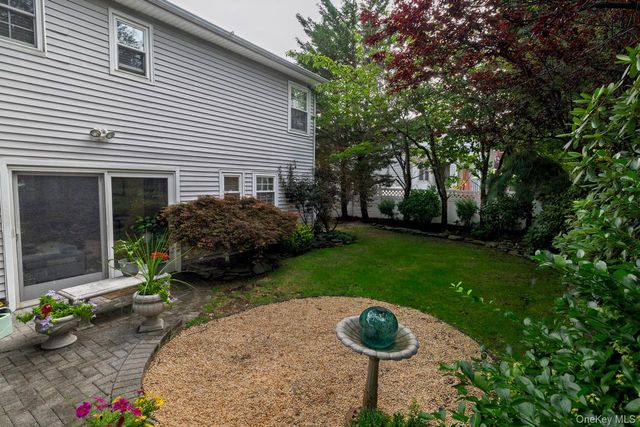 6 Huber Court, Rockville Centre, NY 11570