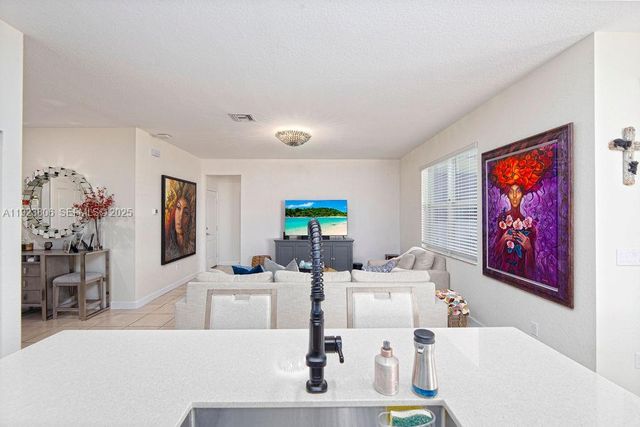 8175 NW Greenbank Cir, Port St. Lucie, FL 34987