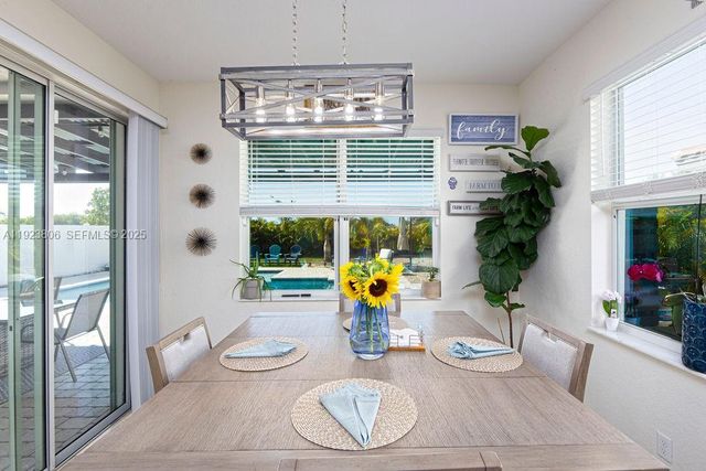 8175 NW Greenbank Cir, Port St. Lucie, FL 34987