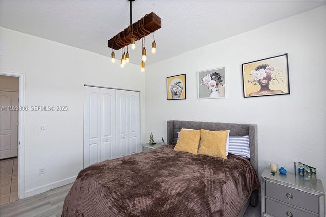 8175 NW Greenbank Cir, Port St. Lucie, FL 34987