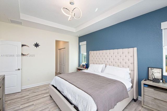 8175 NW Greenbank Cir, Port St. Lucie, FL 34987