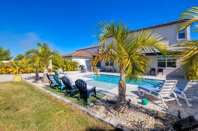 8175 NW Greenbank Cir, Port St. Lucie, FL 34987