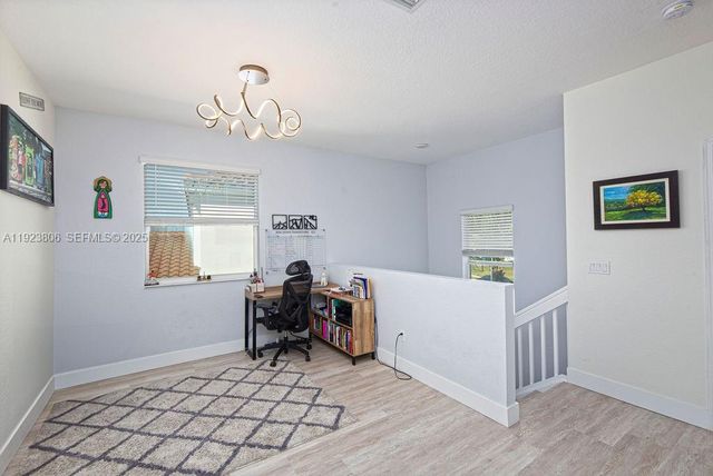 8175 NW Greenbank Cir, Port St. Lucie, FL 34987