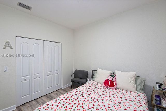 8175 NW Greenbank Cir, Port St. Lucie, FL 34987