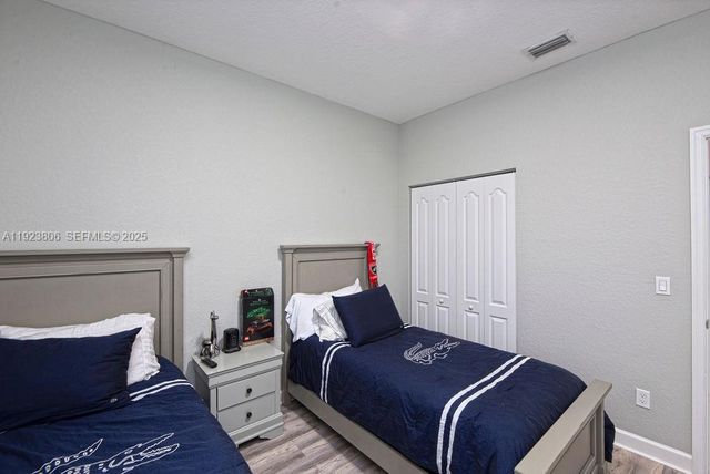 8175 NW Greenbank Cir, Port St. Lucie, FL 34987