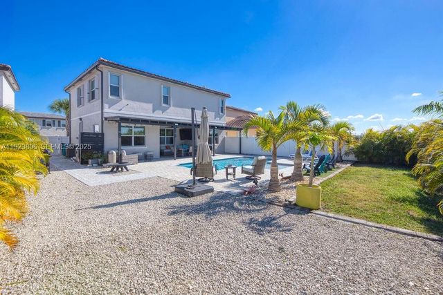 8175 NW Greenbank Cir, Port St. Lucie, FL 34987