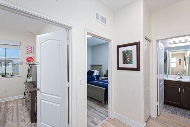 8175 NW Greenbank Cir, Port St. Lucie, FL 34987