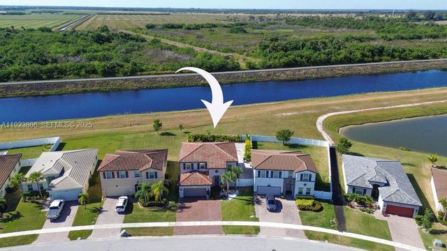 8175 NW Greenbank Cir, Port St. Lucie, FL 34987