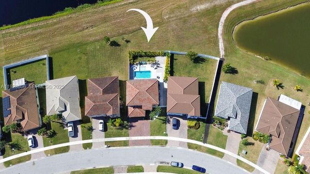 8175 NW Greenbank Cir, Port St. Lucie, FL 34987