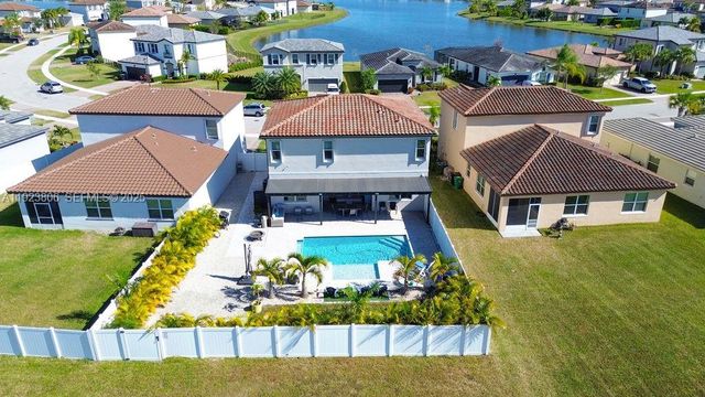 8175 NW Greenbank Cir, Port St. Lucie, FL 34987