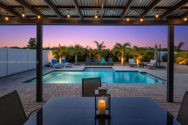 8175 NW Greenbank Cir, Port St. Lucie, FL 34987