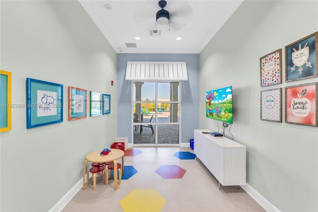 8175 NW Greenbank Cir, Port St. Lucie, FL 34987