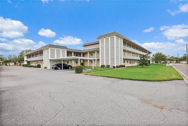 5720 13TH AVENUE N 203B, St Petersburg, FL 33710