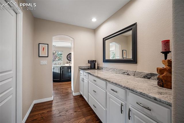 1860 Bridle Oaks Lane, Colorado Springs, CO 80921