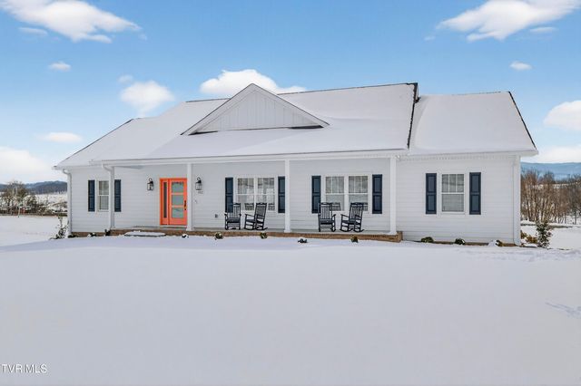 182 St Johns Way, Chilhowie, VA 24319