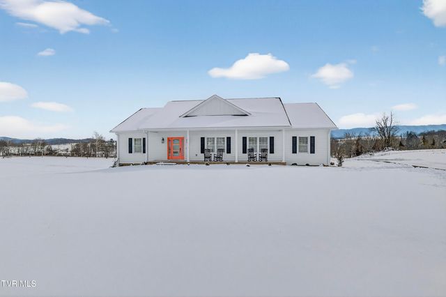 182 St Johns Way, Chilhowie, VA 24319