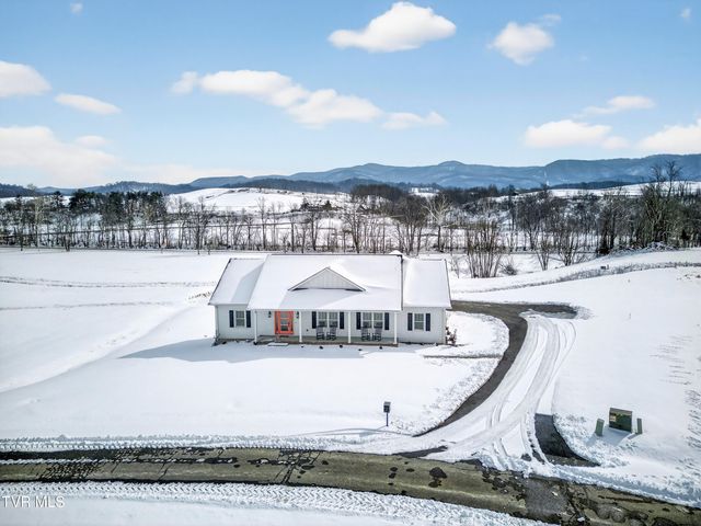 182 St Johns Way, Chilhowie, VA 24319