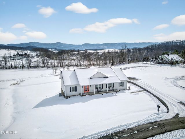 182 St Johns Way, Chilhowie, VA 24319