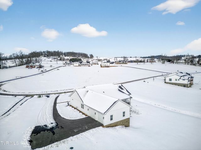 182 St Johns Way, Chilhowie, VA 24319