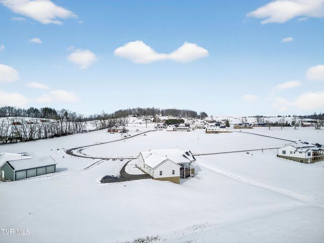 182 St Johns Way, Chilhowie, VA 24319