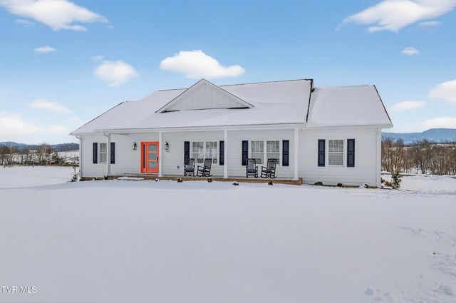 182 St Johns Way, Chilhowie, VA 24319