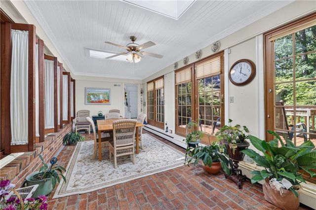 800 Linkhorn DR, Virginia Beach, VA 23451