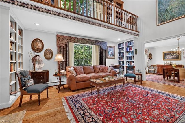 800 Linkhorn DR, Virginia Beach, VA 23451