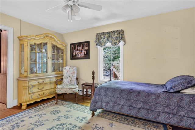 800 Linkhorn DR, Virginia Beach, VA 23451