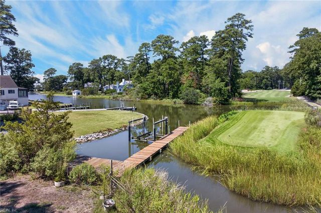800 Linkhorn DR, Virginia Beach, VA 23451