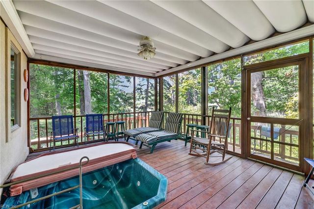 800 Linkhorn DR, Virginia Beach, VA 23451