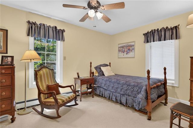 800 Linkhorn DR, Virginia Beach, VA 23451