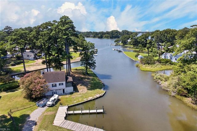 800 Linkhorn DR, Virginia Beach, VA 23451