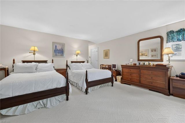800 Linkhorn DR, Virginia Beach, VA 23451