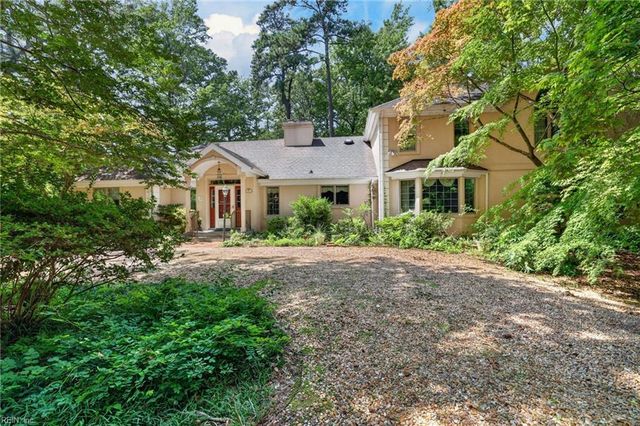 800 Linkhorn DR, Virginia Beach, VA 23451