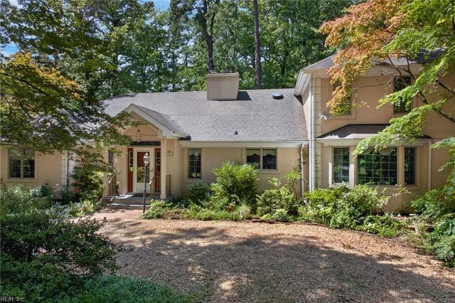 800 Linkhorn DR, Virginia Beach, VA 23451