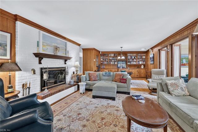 800 Linkhorn DR, Virginia Beach, VA 23451