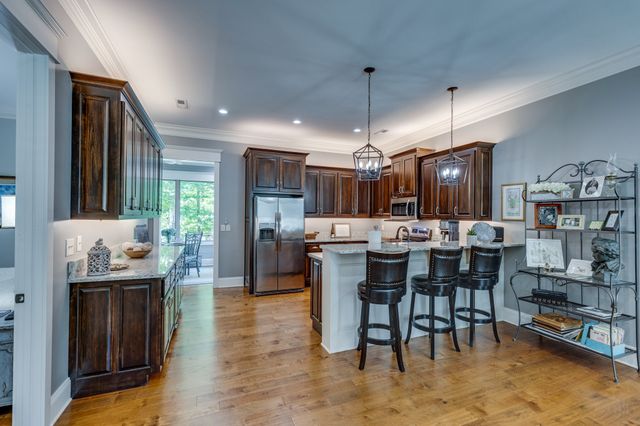 105 Andrews Dr, Loretto, TN 38469