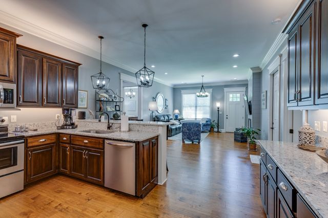 105 Andrews Dr, Loretto, TN 38469